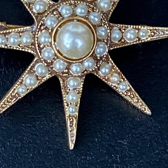 Gold Tone Seed Pearl Eight Point Star Brooch - Picture 4 of 12